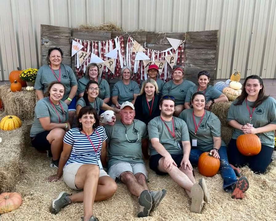 AAVA volunteers and rescued animals